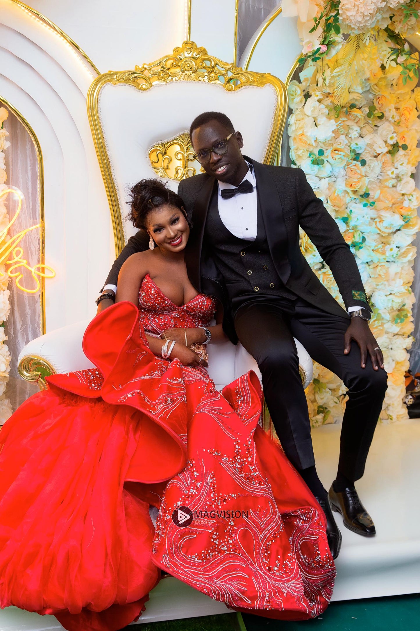 Moubarak Shop, Ensemble Costume 3 pièces, costume 2 pièces, veste, homme, costume croisé, blazer de luxe, chemise de luxe, cravate, Dakar, Sénégal, Smoking, Costume de mariage, Safari Suit, Costume Safari, Costume Saharien