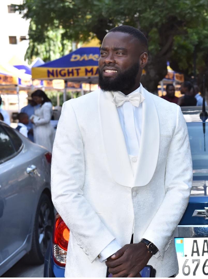 Moubarak Shop, Ensemble Costume 3 pièces, costume 2 pièces, veste, homme, costume croisé, blazer de luxe, chemise de luxe, cravate, Dakar, Sénégal, Smoking, Costume de mariage, Safari Suit, Costume Safari, Costume Saharien