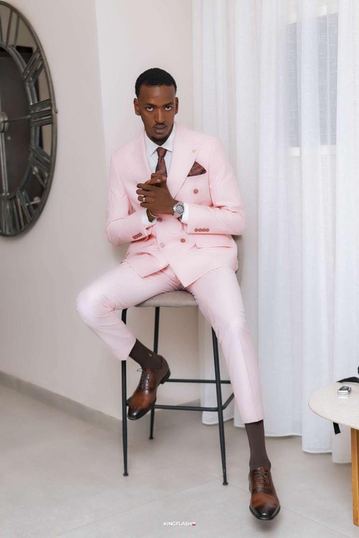 Moubarak Shop, Ensemble Costume 3 pièces, costume 2 pièces, veste, homme, costume croisé, blazer de luxe, chemise de luxe, cravate, Dakar, Sénégal, Smoking, Costume de mariage, Safari Suit, Costume Safari, Costume Saharien