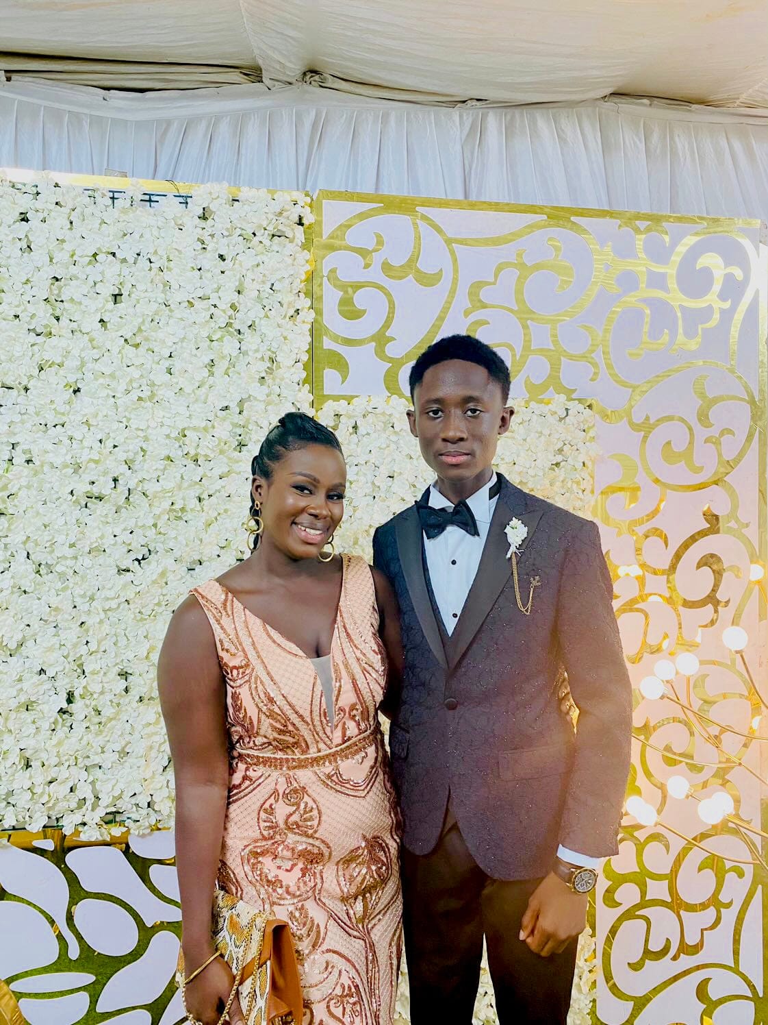 Moubarak Shop, Ensemble Costume 3 pièces, costume 2 pièces, veste, homme, costume croisé, blazer de luxe, chemise de luxe, cravate, Dakar, Sénégal, Smoking, Costume de mariage, Safari Suit, Costume Safari, Costume Saharien