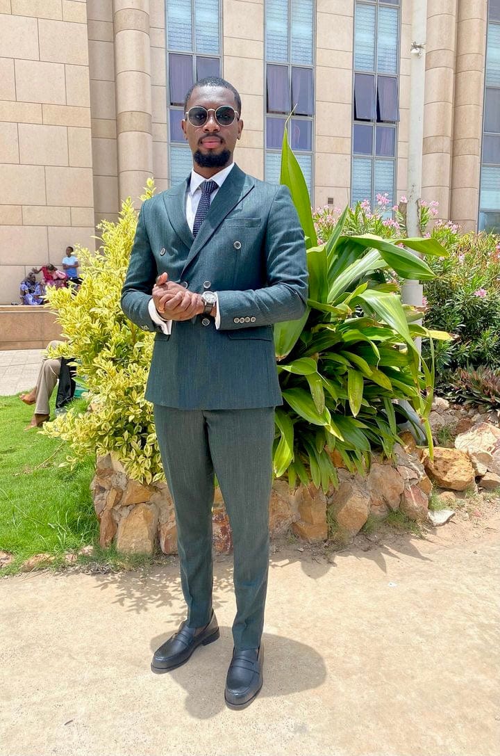 Moubarak Shop, Ensemble Costume 3 pièces, costume 2 pièces, veste, homme, costume croisé, blazer de luxe, chemise de luxe, cravate, Dakar, Sénégal, Smoking, Costume de mariage, Safari Suit, Costume Safari, Costume Saharien