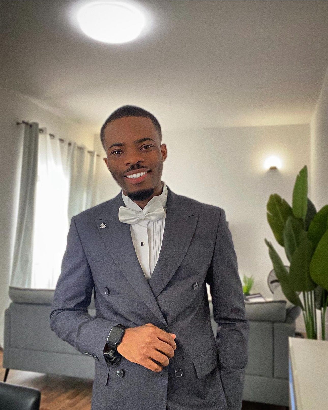 Moubarak Shop, Ensemble Costume 3 pièces, costume 2 pièces, veste, homme, costume croisé, blazer de luxe, chemise de luxe, cravate, Dakar, Sénégal, Smoking, Costume de mariage, Safari Suit, Costume Safari, Costume Saharien