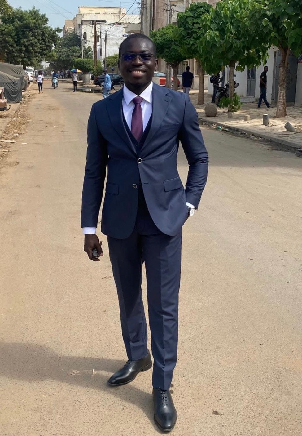 Moubarak Shop, Ensemble Costume 3 pièces, costume 2 pièces, veste, homme, costume croisé, blazer de luxe, chemise de luxe, cravate, Dakar, Sénégal, Smoking, Costume de mariage, Safari Suit, Costume Safari, Costume Saharien