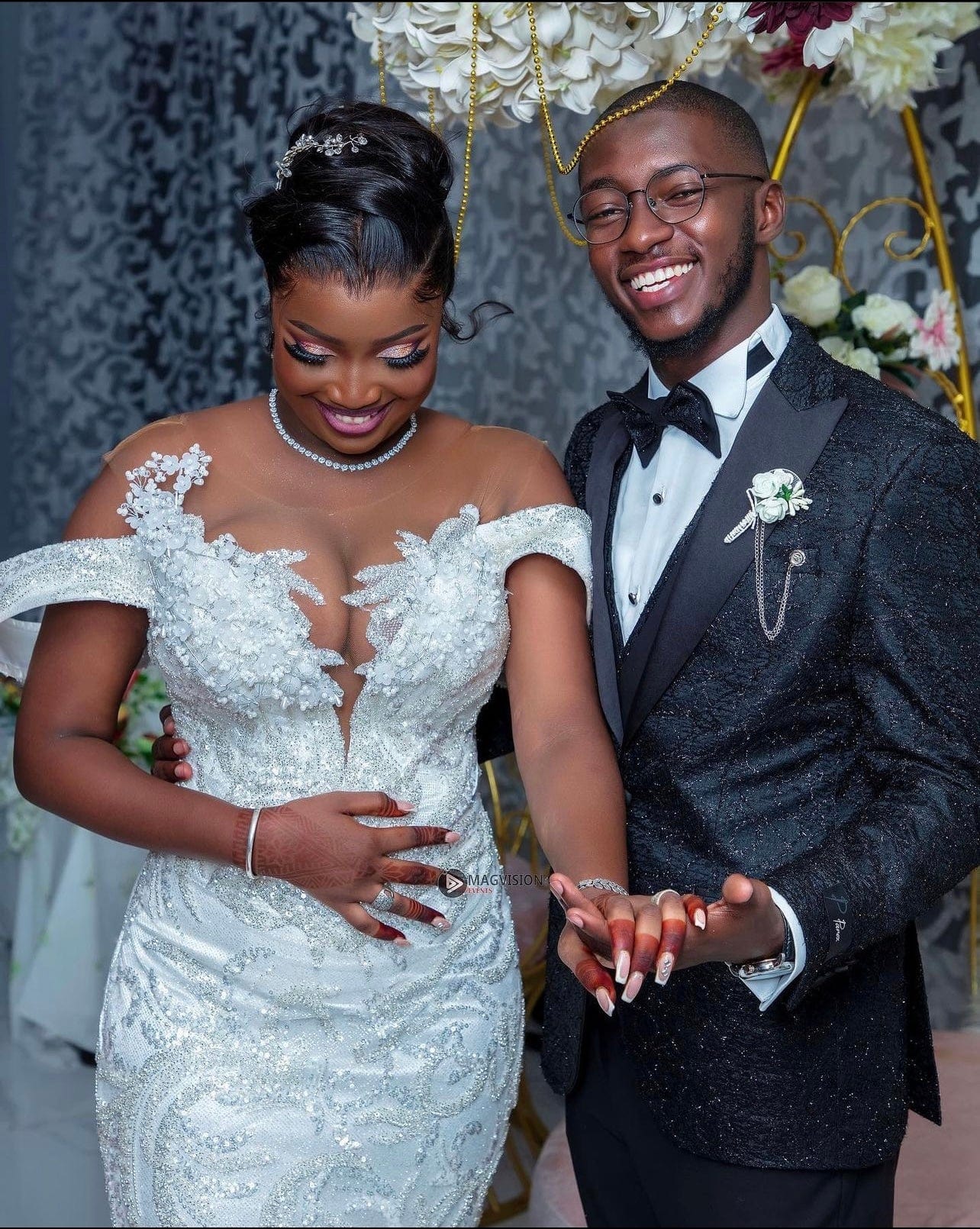 Moubarak Shop, Ensemble Costume 3 pièces, costume 2 pièces, veste, homme, costume croisé, blazer de luxe, chemise de luxe, cravate, Dakar, Sénégal, Smoking, Costume de mariage, Safari Suit, Costume Safari, Costume Saharien