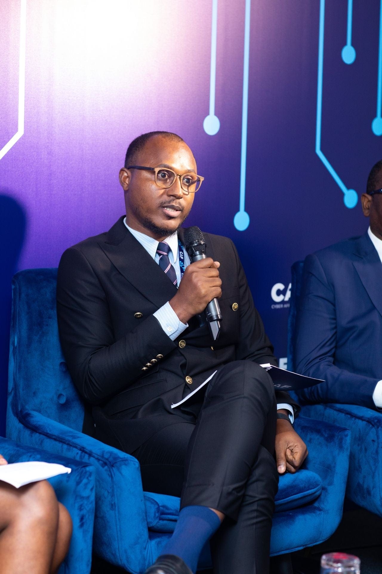 Moubarak Shop, Ensemble Costume 3 pièces, costume 2 pièces, veste, homme, costume croisé, blazer de luxe, chemise de luxe, cravate, Dakar, Sénégal, Smoking, Costume de mariage, Safari Suit, Costume Safari, Costume Saharien