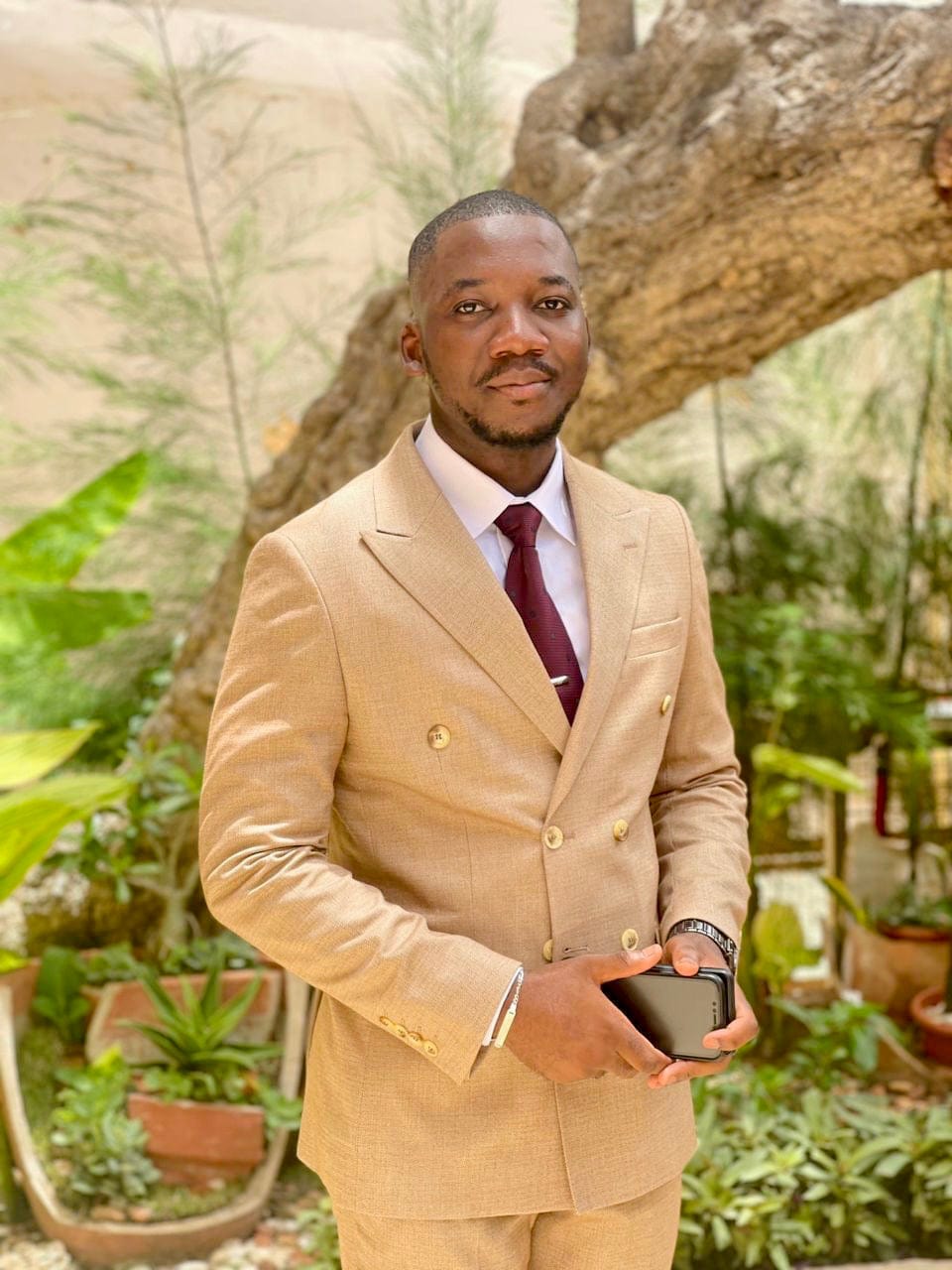 Moubarak Shop, Ensemble Costume 3 pièces, costume 2 pièces, veste, homme, costume croisé, blazer de luxe, chemise de luxe, cravate, Dakar, Sénégal, Smoking, Costume de mariage, Safari Suit, Costume Safari, Costume Saharien