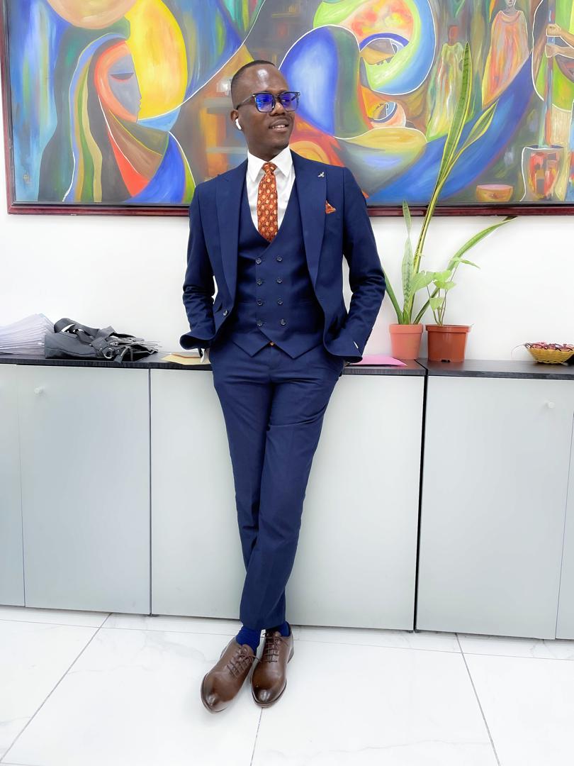 Moubarak Shop, Ensemble Costume 3 pièces, costume 2 pièces, veste, homme, costume croisé, blazer de luxe, chemise de luxe, cravate, Dakar, Sénégal, Smoking, Costume de mariage, Safari Suit, Costume Safari, Costume Saharien