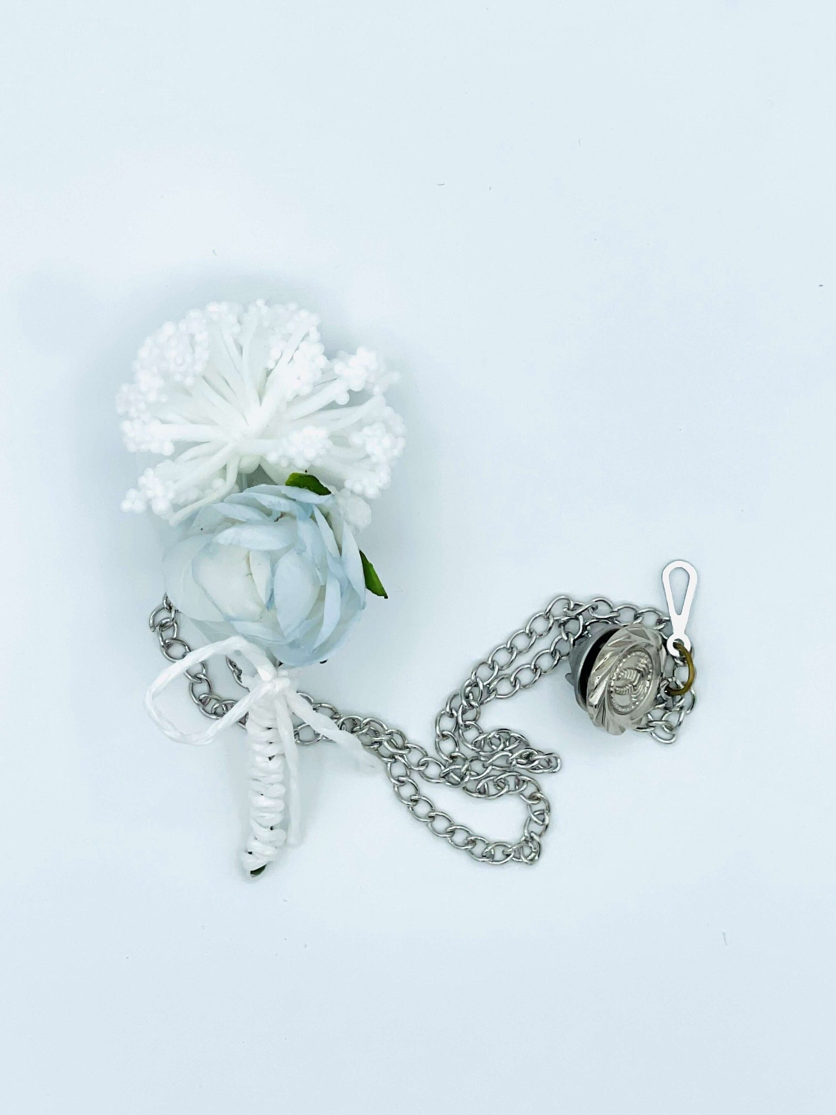 Flower and Chain Brooch - White BRC001