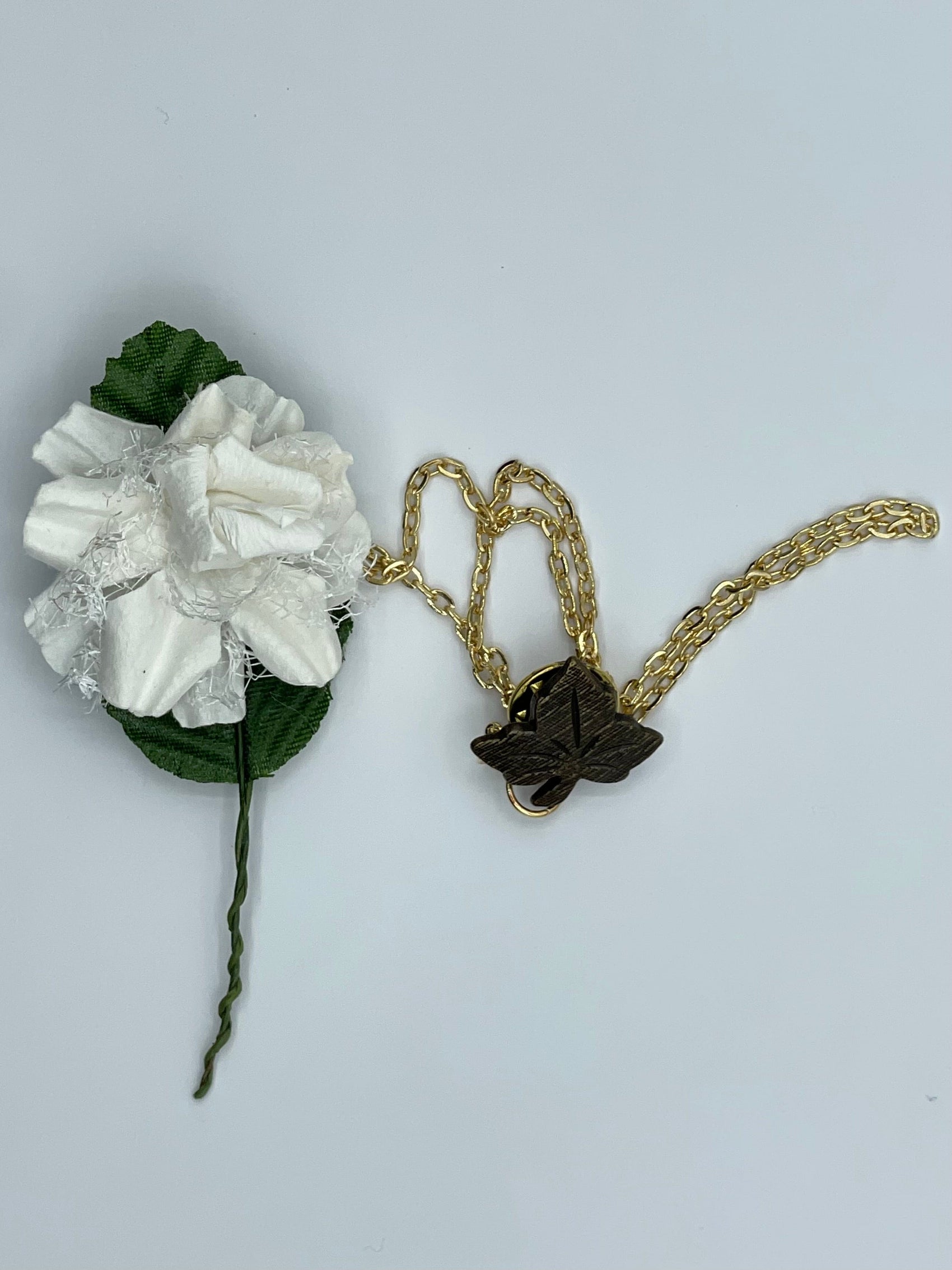 Broche Fleur et Chaine - Blanche BRC023
