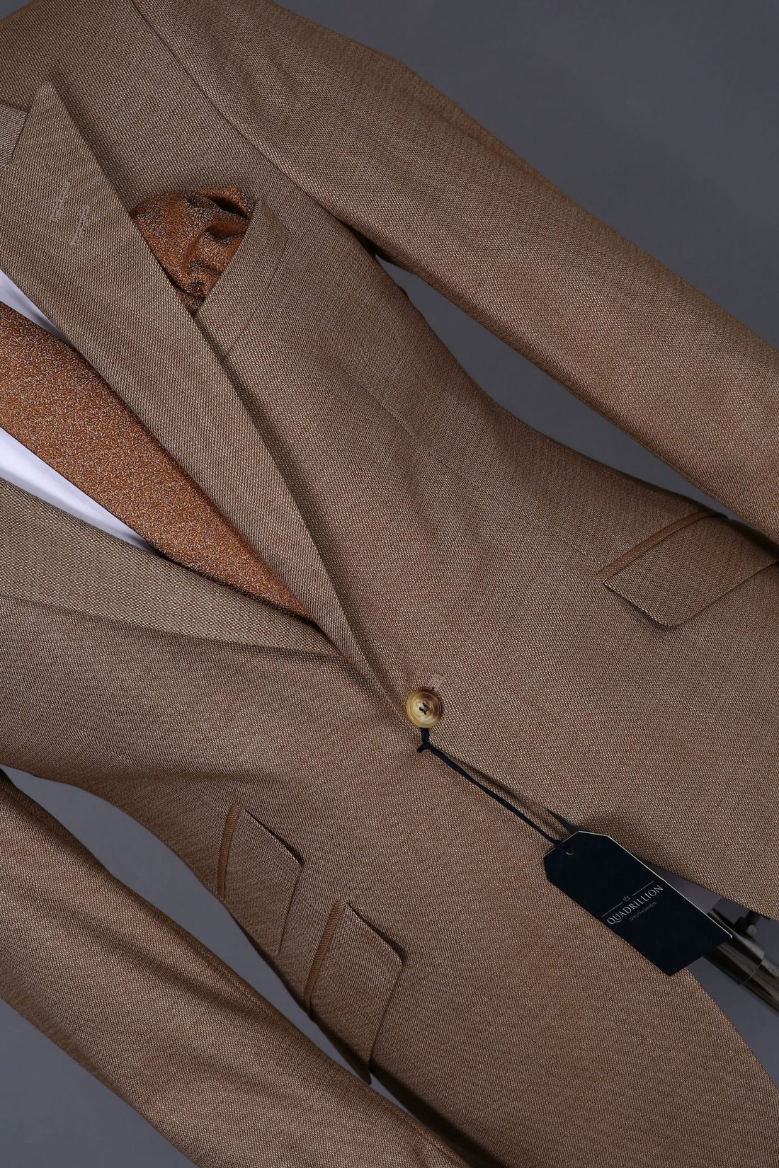 Costume 2 Pièces kaki 1 bouton pour homme COSTUMES 2 PIECES V.I.P MOUBARAK SHOP